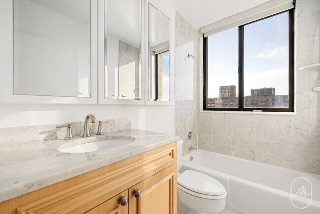 Building Photo - 2 bedroom in New York NY 10023