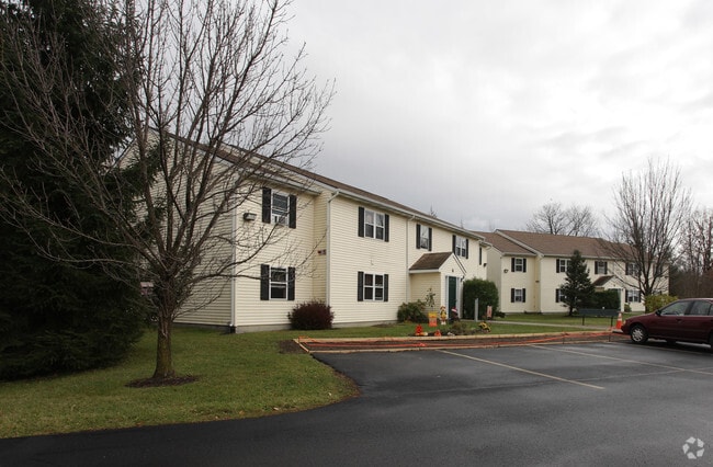 Building Photo - Brandle Woods