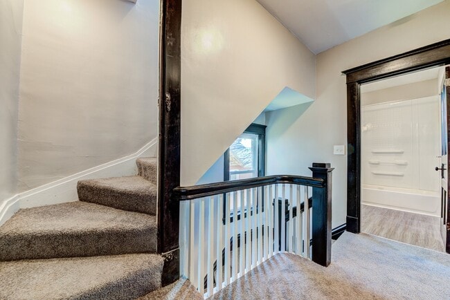 Building Photo - 426 Edgemont St