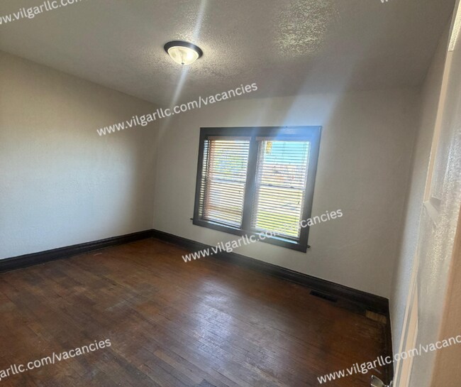Building Photo - 3713 Hemlock St