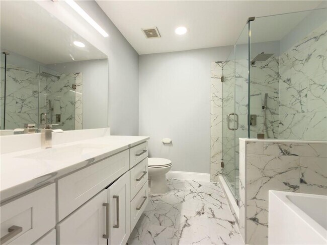 Building Photo - 528 Parkstone Ln