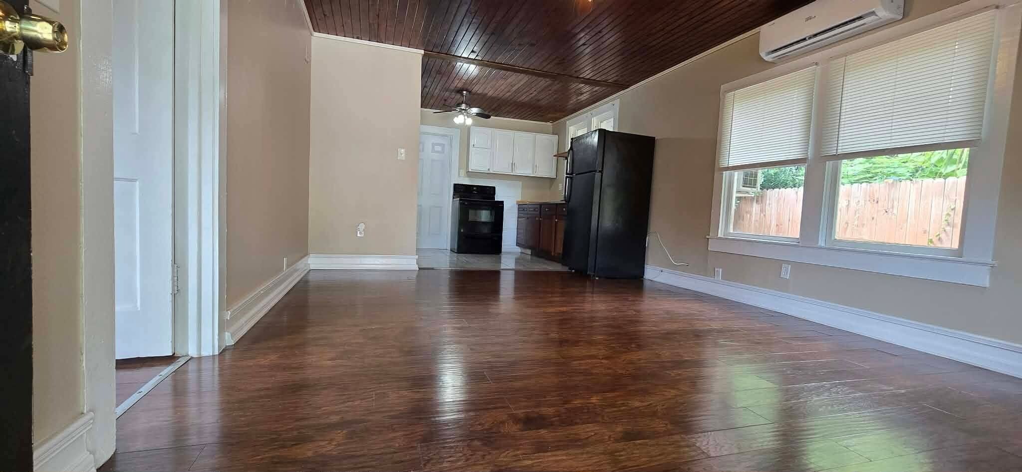 Kitchen - 230 E Pine St