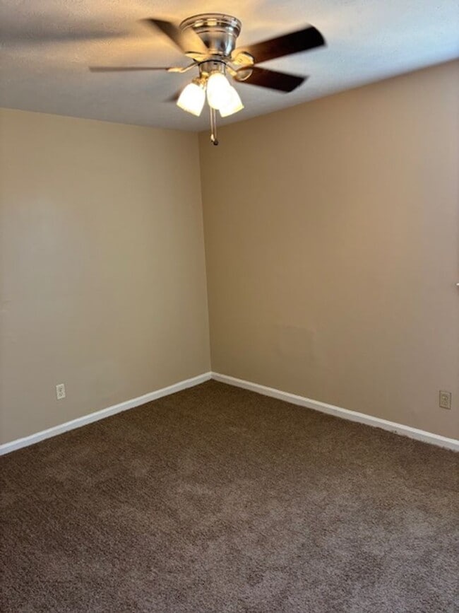 Building Photo - Charming Home You’ll Love Coming Home To.