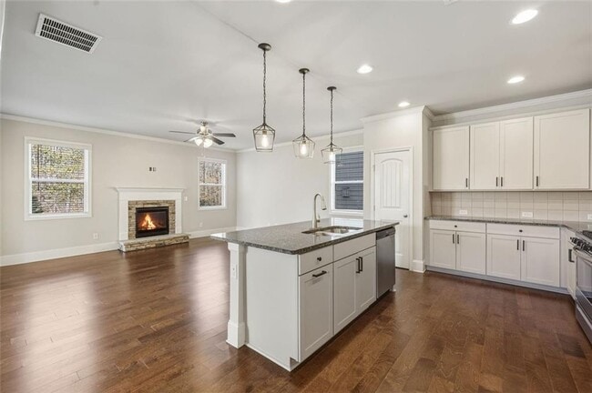 Building Photo - 6496 Crosscreek Ln