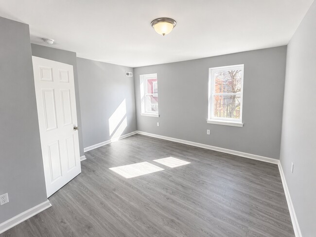 Building Photo - 1212 N Randolph St