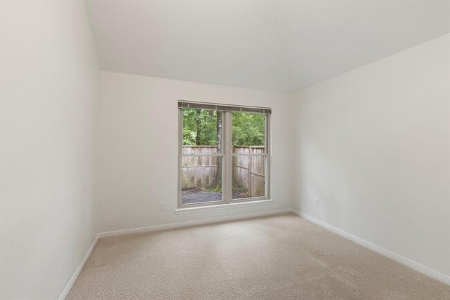 Building Photo - 30 Cedar Chase Pl