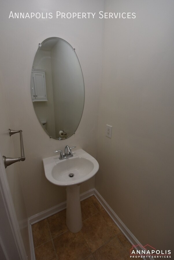 Building Photo - 8647 Willow Leaf Ln