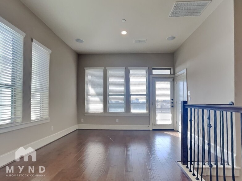 Building Photo - 5430 Cornish St