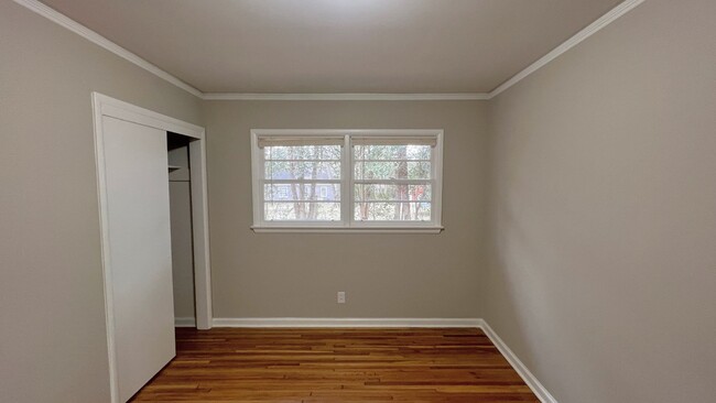 Building Photo - 3-Bedroom just waiting for you !
