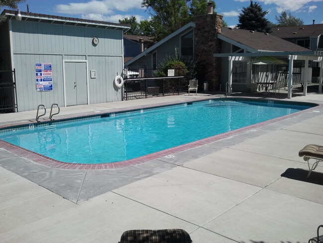 Building Photo - Ground Floor Condo At Carson Park!