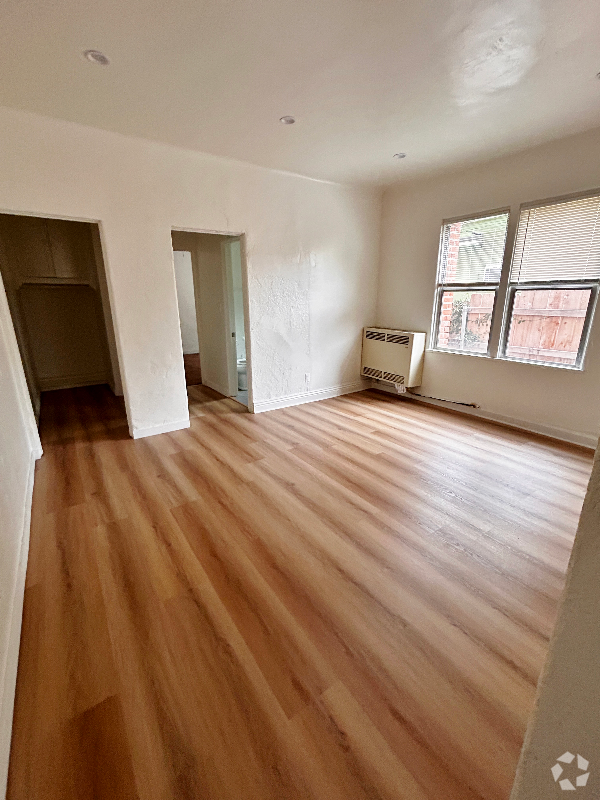 Building Photo - 962 Wilton Pl