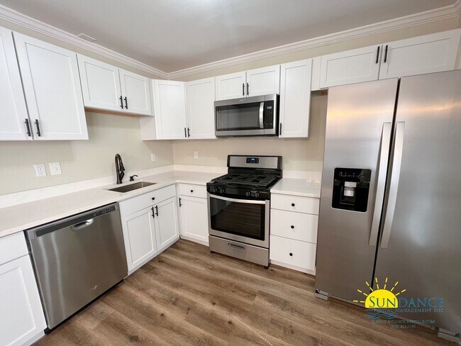 Building Photo - Stunning 3 Bedroom Home in Fort Walton Beach!s