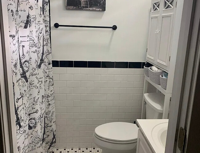 Building Photo - 1805 William St