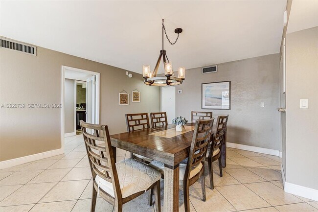 Building Photo - 6039 Collins Ave