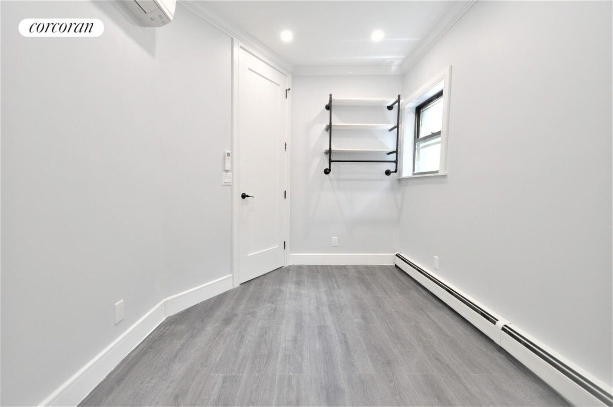 Building Photo - 163 E 46th St