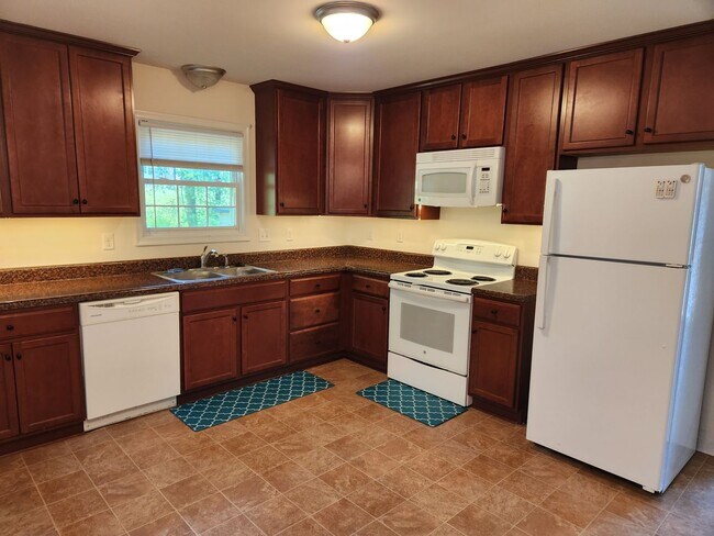 Primary Photo - 3 bed 2 bath -Blackstone-Fort Pickett area