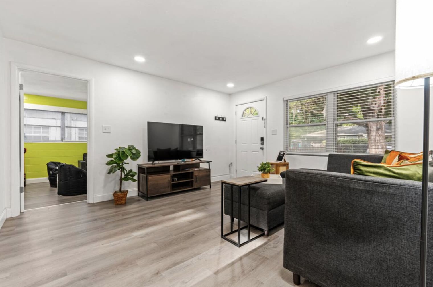 Building Photo - 3204 NW 10th St