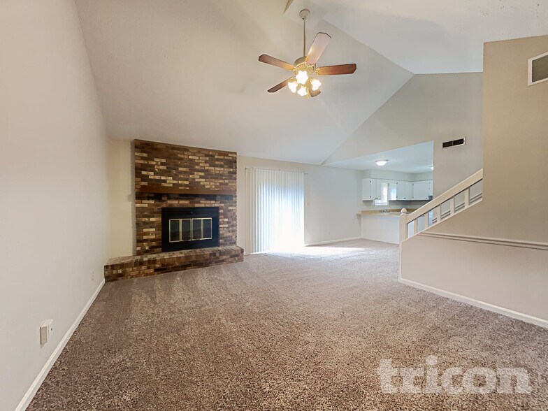 Building Photo - 572 San Ricardo Dr