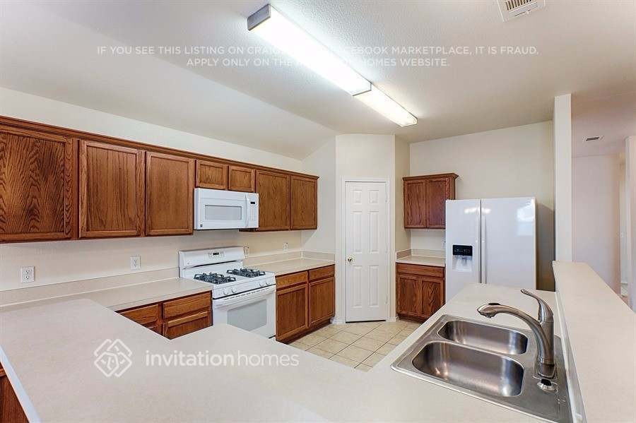 Building Photo - 8337 Horseshoe Bend Dr