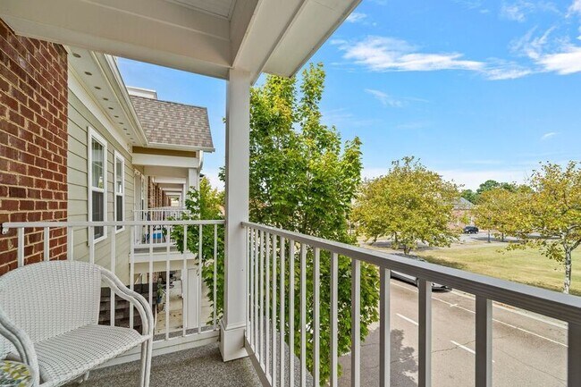 Building Photo - 11905 Centre St