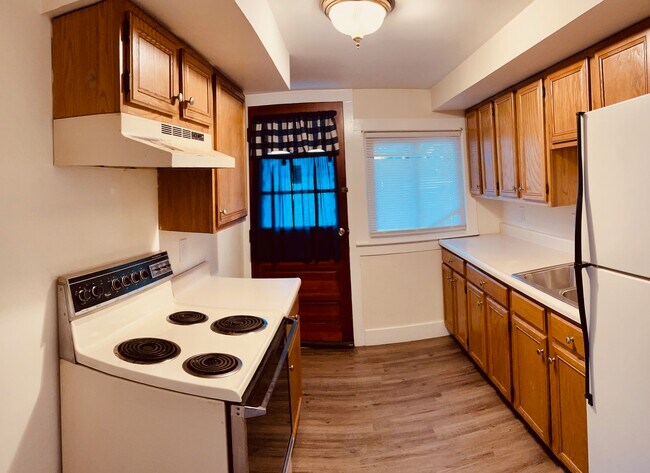 Building Photo - 1601 Electric St