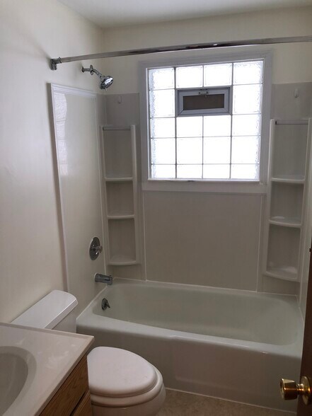 Building Photo - 36287 Behm Dr