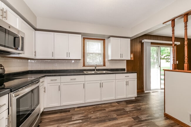 Building Photo - Comfortable 3 Bedroom Home in Independence