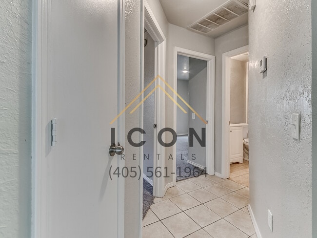 Building Photo - 10477 Aberdeen Dr