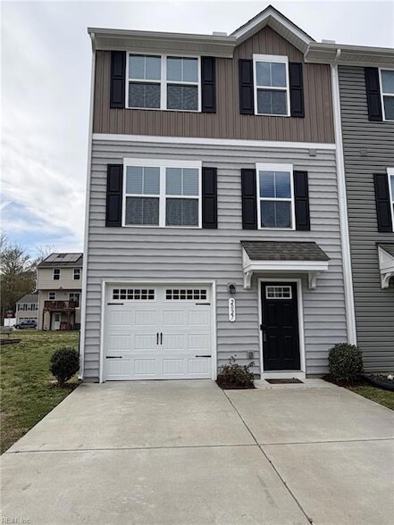 Building Photo - 2027 Petersen Way