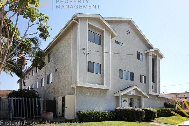 Building Photo - 11938 York Ave