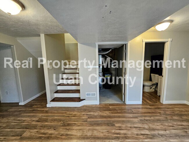 Building Photo - Spanish Fork House