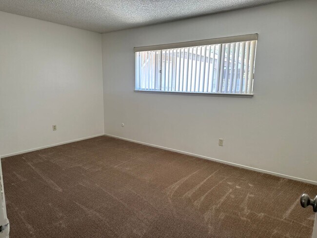 Building Photo - 3333 El Encanto Ct