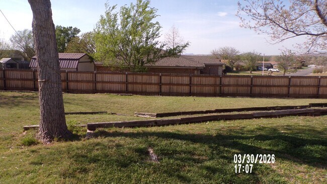 Building Photo - Great home close to Shopping, Hospital, Ft SIll