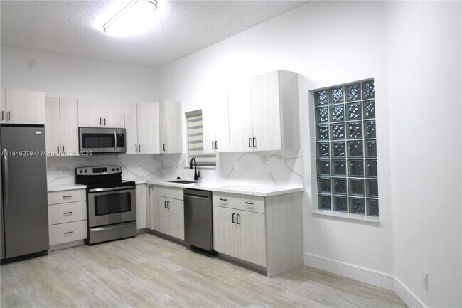 Building Photo - 16223 Emerald Cove Rd