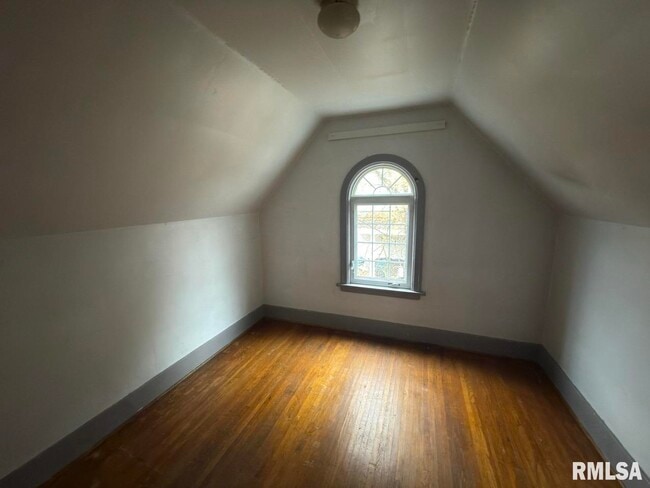 Building Photo - 3013 Knoxville Ave