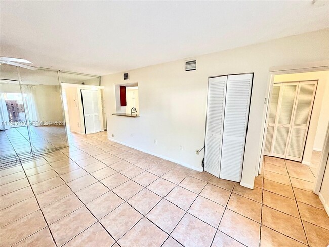 Building Photo - 4744 NW 114th Ave