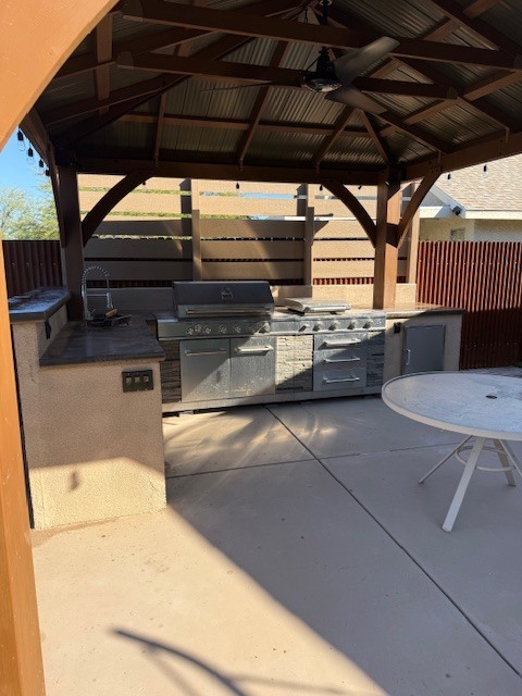 Building Photo - FOR RENT