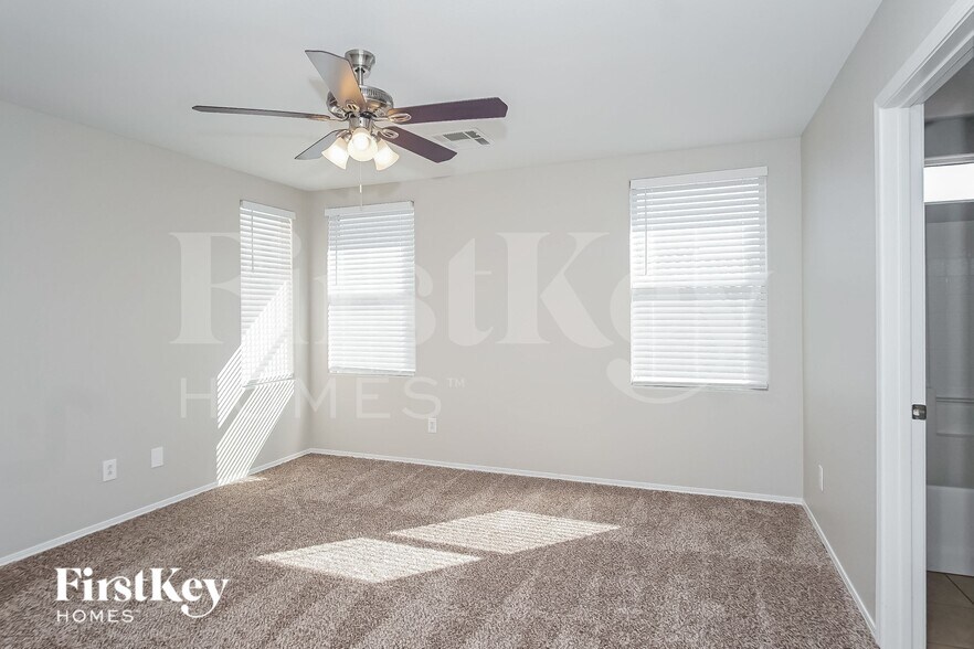 Building Photo - 7486 Decoro St