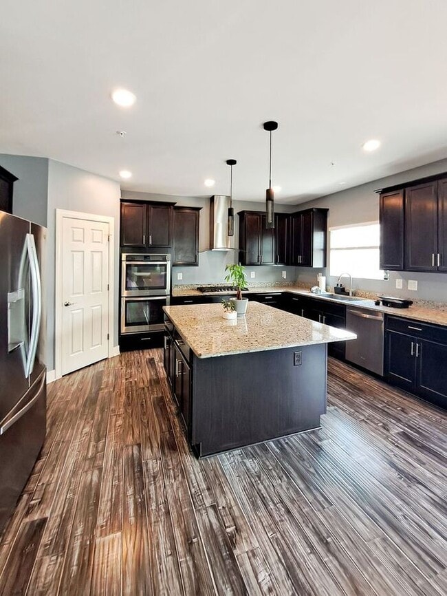 Building Photo - Amazing 3 Level Corner Lot Home in Waldorf...
