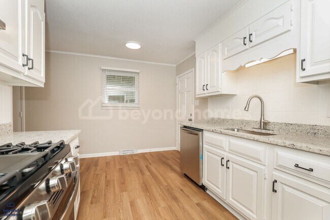 Building Photo - 7528 Temple Acres Dr
