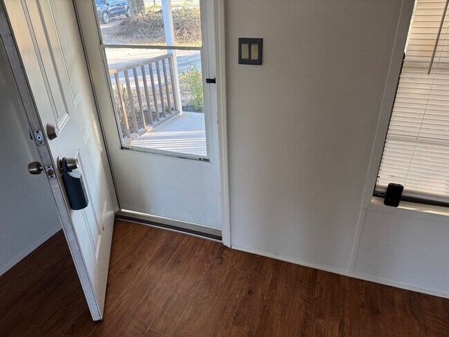 Building Photo - 4044 Friendship Rd