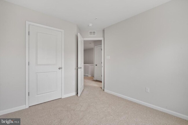 Building Photo - 5225 Manor Park Dr