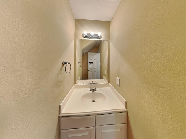 Building Photo - 3642 Apple Dale Dr