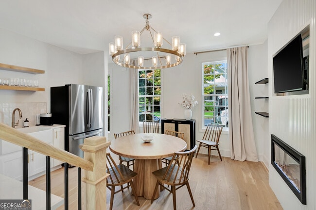 Building Photo - 11 Bourbon St