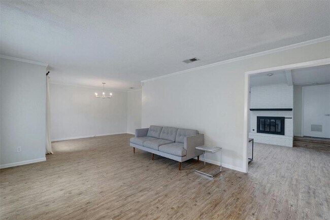 Building Photo - 8001 Ceberry Dr