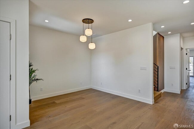 Building Photo - 66 Delano Ave