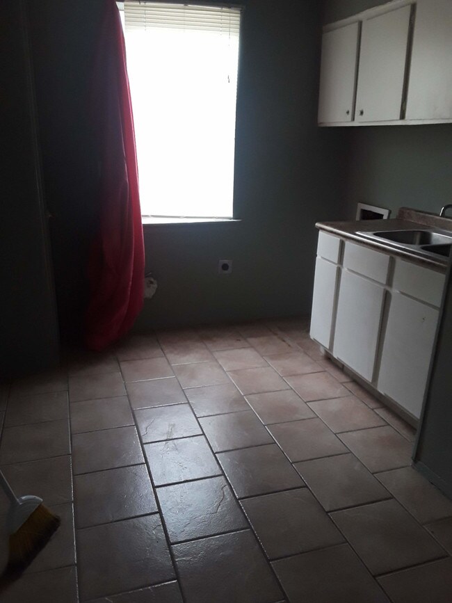 Building Photo - 761 Richmond