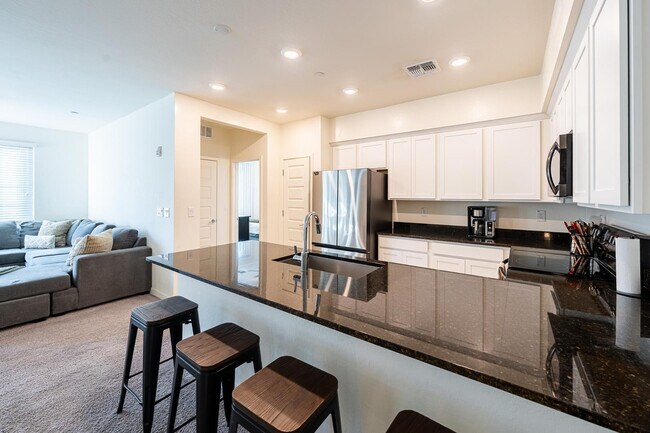 Building Photo - 2750 S Voyager Dr