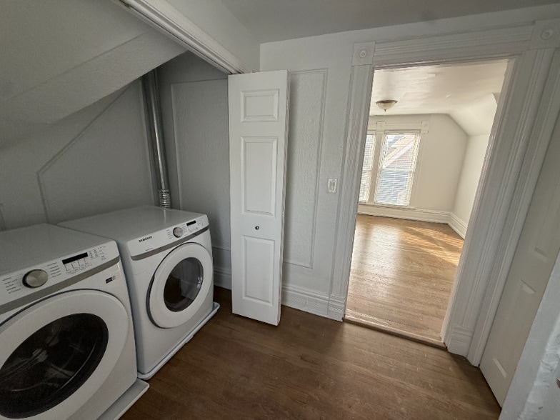 Building Photo - 3111 N Clifton Ave