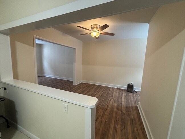 Building Photo - 133-143-143 Beaver St